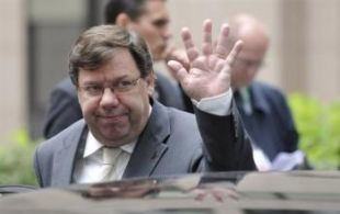 O primeiro ministro irlandes, Brian Cowen, esta quinta feira en Bruxelas