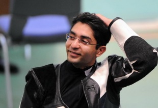 O indio Abhinav Bindra despois de obter o ouro