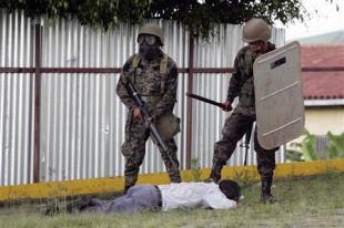 As Forzas de Seguridade reprimiron as manifestacións, este luns