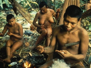 Unha imaxe dos akuntsu, un pobo que está a desaparecer no Brasil